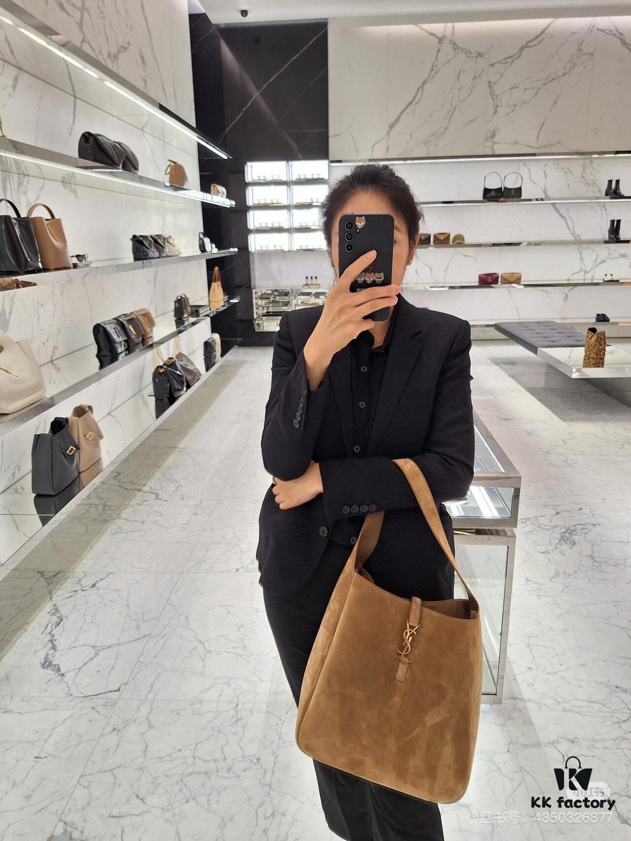 Large-sized New Arrival with Box – This Matte Brown-Gold Oversized Bag Exudes Autumn-Winter Charm and Is Simply Irresistible!
