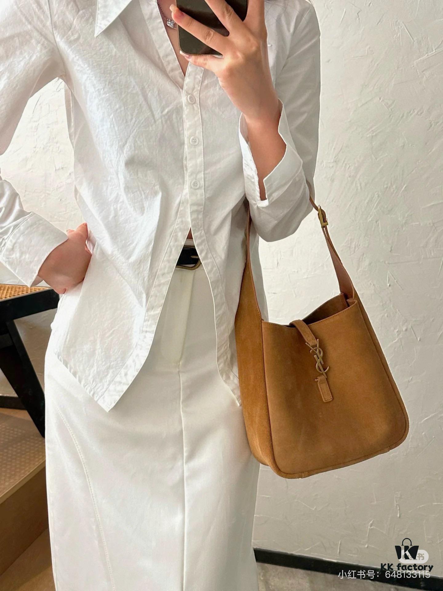 Large-sized New Arrival with Box – This Matte Brown-Gold Oversized Bag Exudes Autumn-Winter Charm and Is Simply Irresistible!