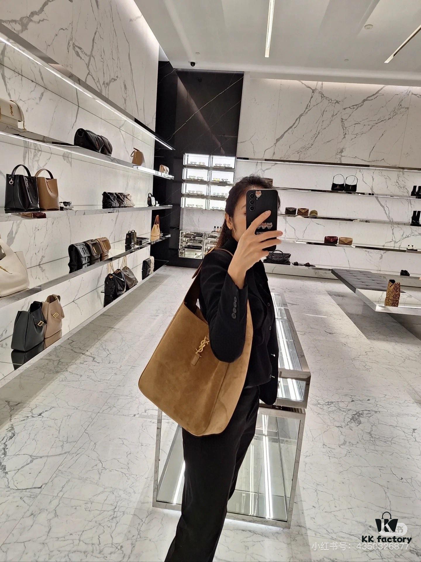 Large-sized New Arrival with Box – This Matte Brown-Gold Oversized Bag Exudes Autumn-Winter Charm and Is Simply Irresistible!