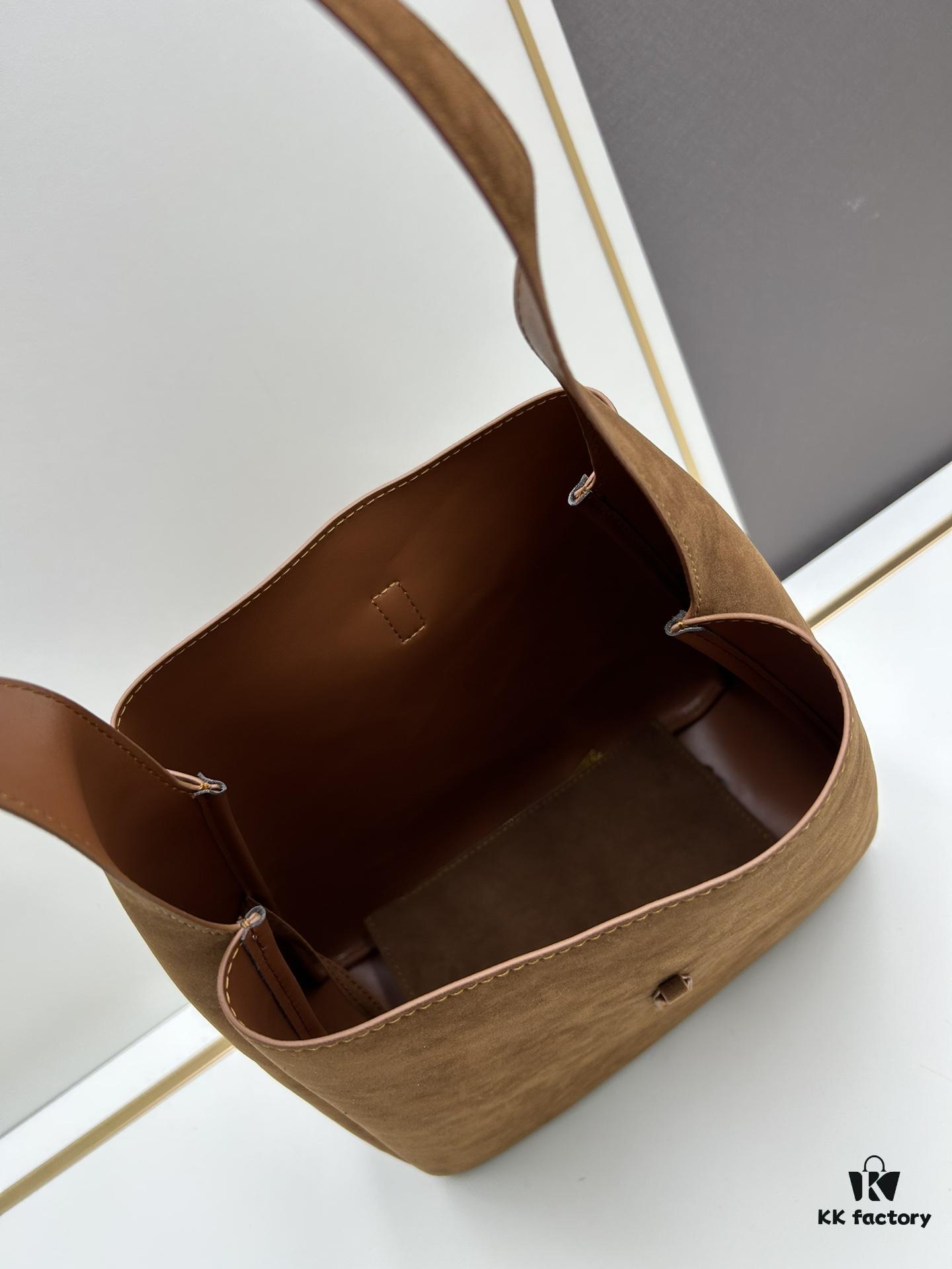 Large-sized New Arrival with Box – This Matte Brown-Gold Oversized Bag Exudes Autumn-Winter Charm and Is Simply Irresistible!