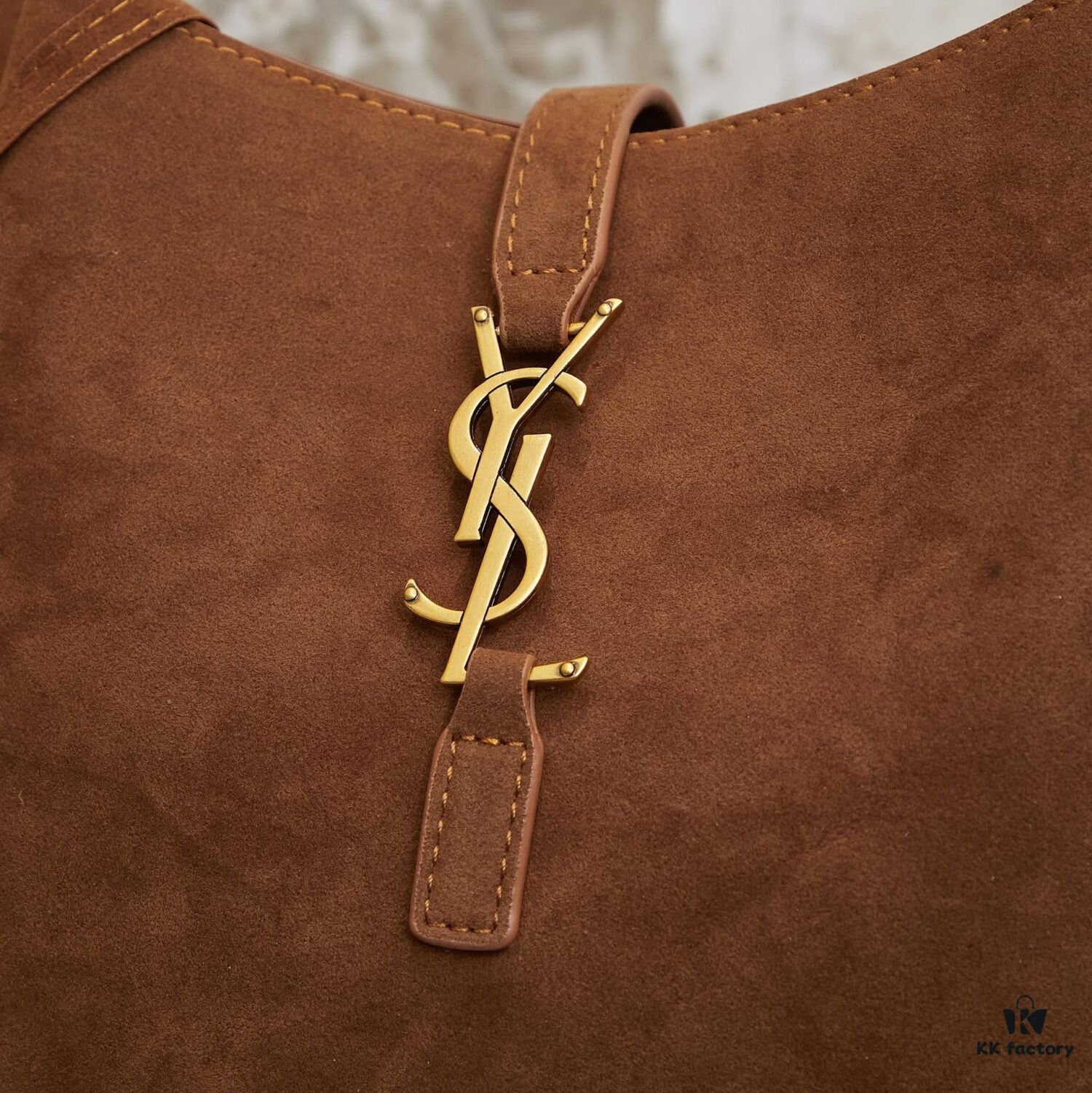 Small-sized New Arrival with Box – Exquisitely Beautiful Brown and Gold Matte Bag, Perfect for Autumn and Winter