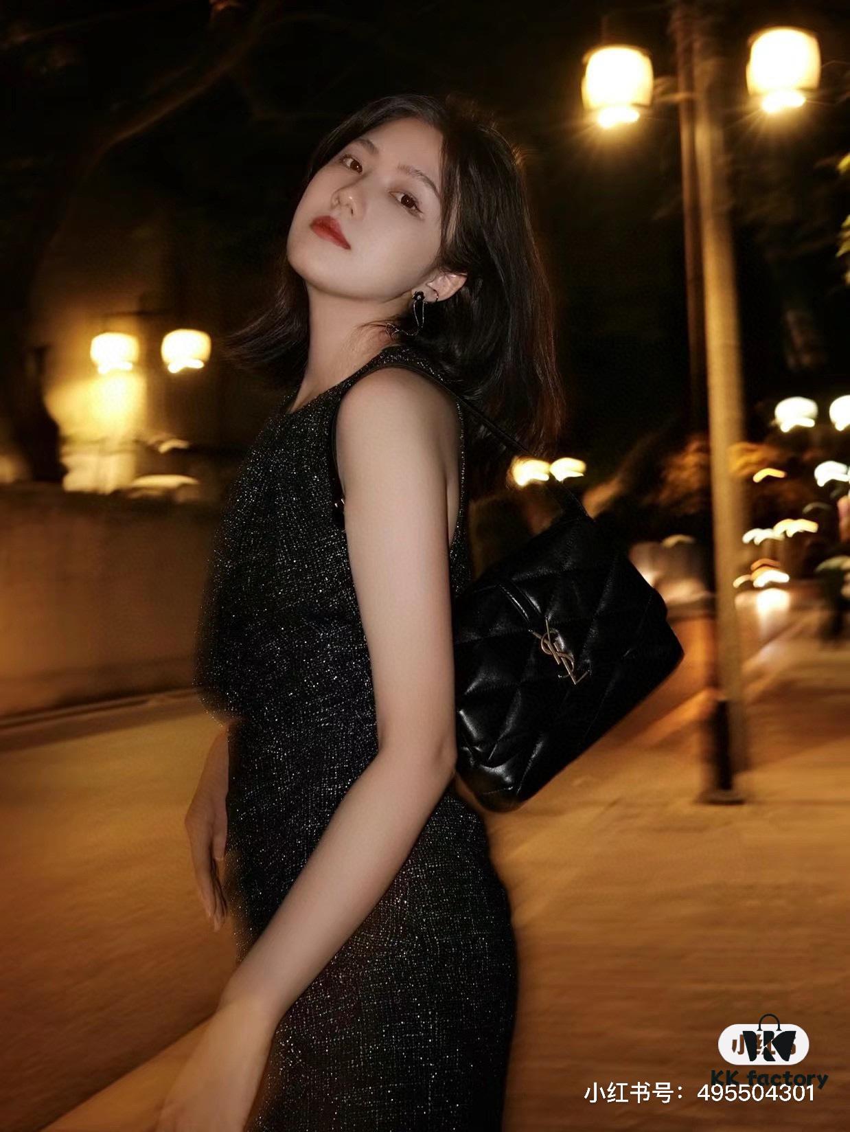 New Arrival with Box 💰 See How Beautiful the YSL Trapezoid Shoulder Bag Looks from Rosé's Back View!