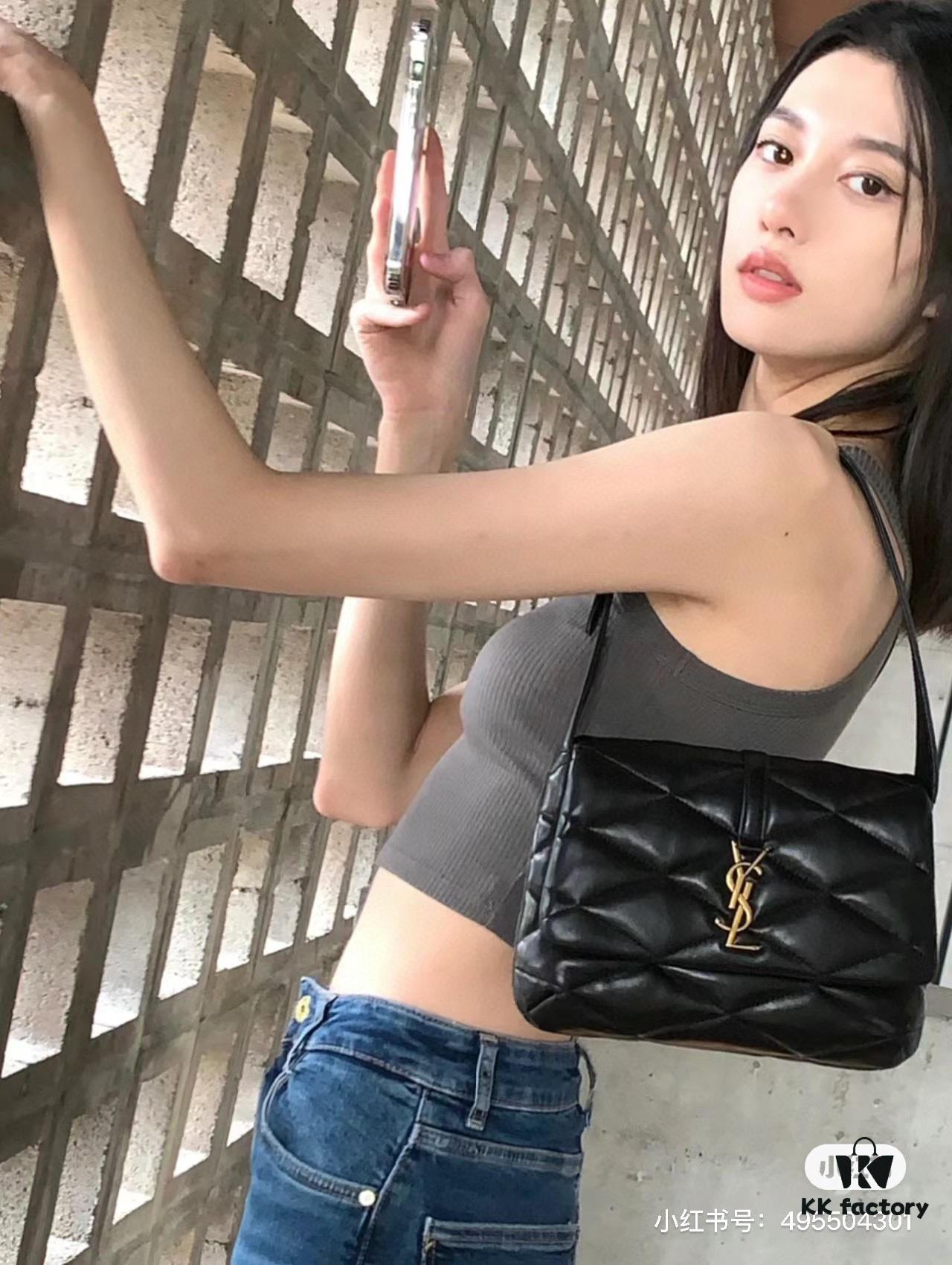 New Arrival with Box 💰 See How Beautiful the YSL Trapezoid Shoulder Bag Looks from Rosé's Back View!