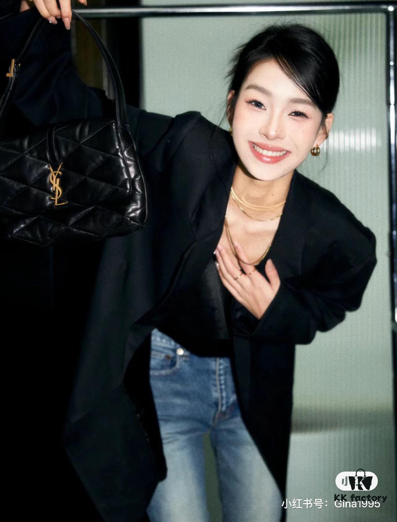 New Arrival with Box 💰 See How Beautiful the YSL Trapezoid Shoulder Bag Looks from Rosé's Back View!