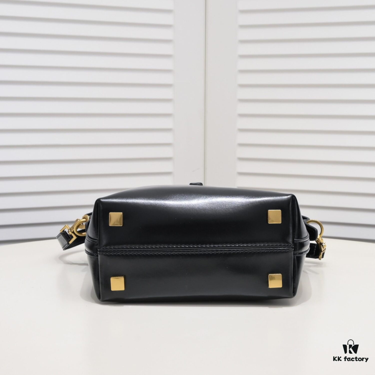 YSL Saint Laurent Shopping Bag, All-New Design with Matte Suede-Calf Texture, Elegant and Stylish