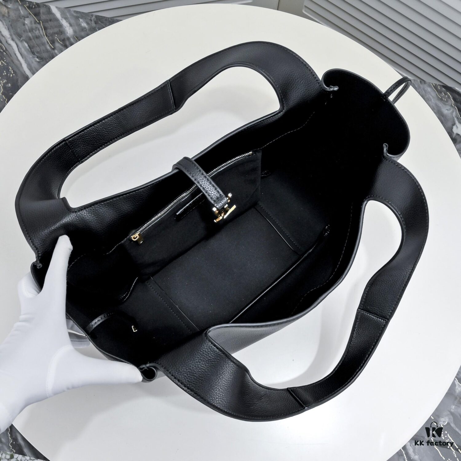 YSL Latest Bea Tote Bag Autumn Winter Bestseller