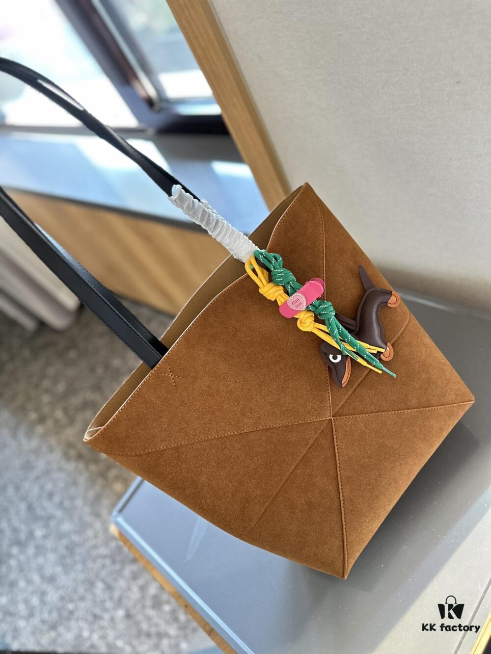 Suede Loewe Luna Shoulder Bag, Includes Pendant and Gift Box Packaging 🎁