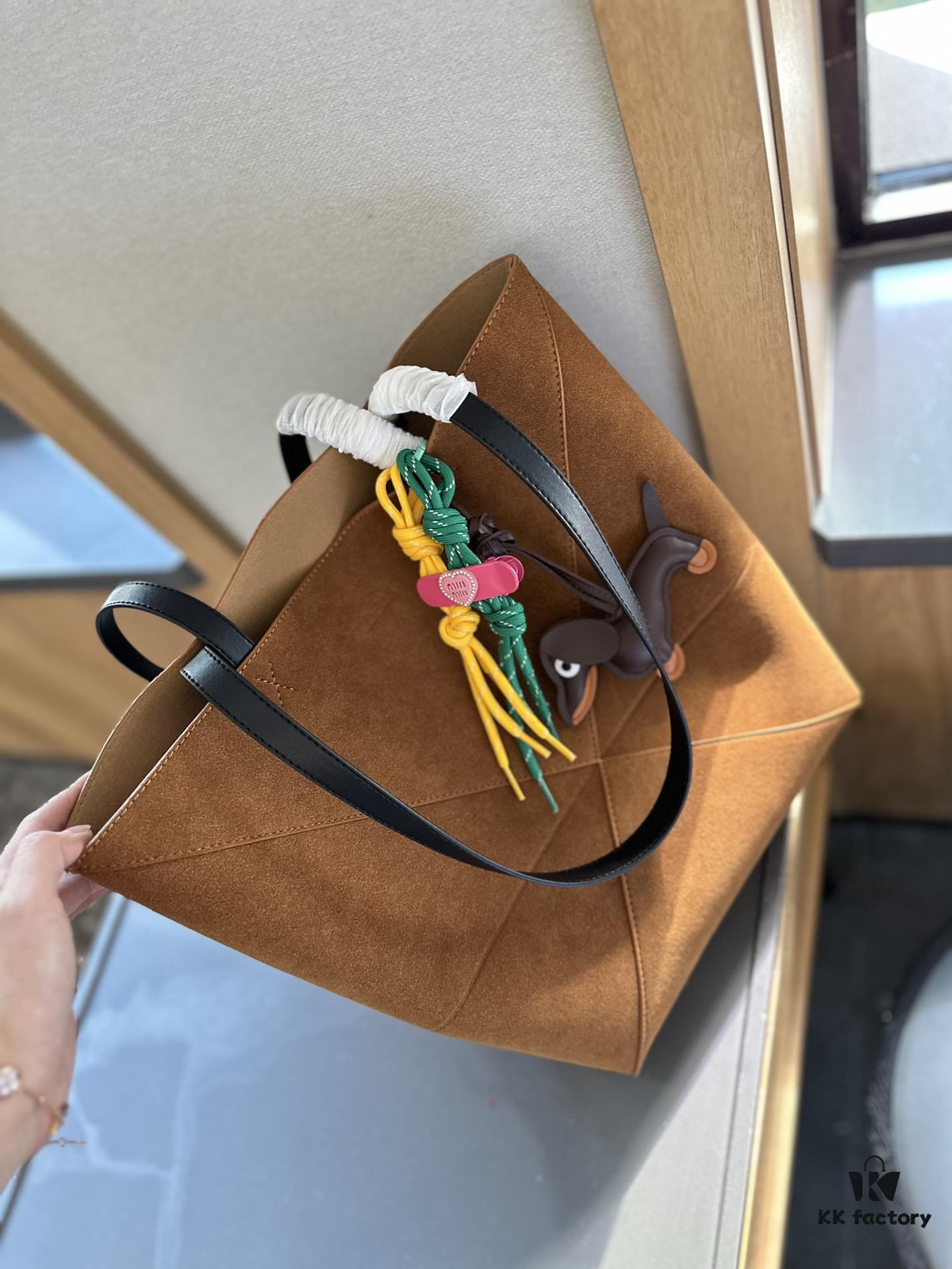 Suede Loewe Luna Shoulder Bag, Includes Pendant and Gift Box Packaging 🎁