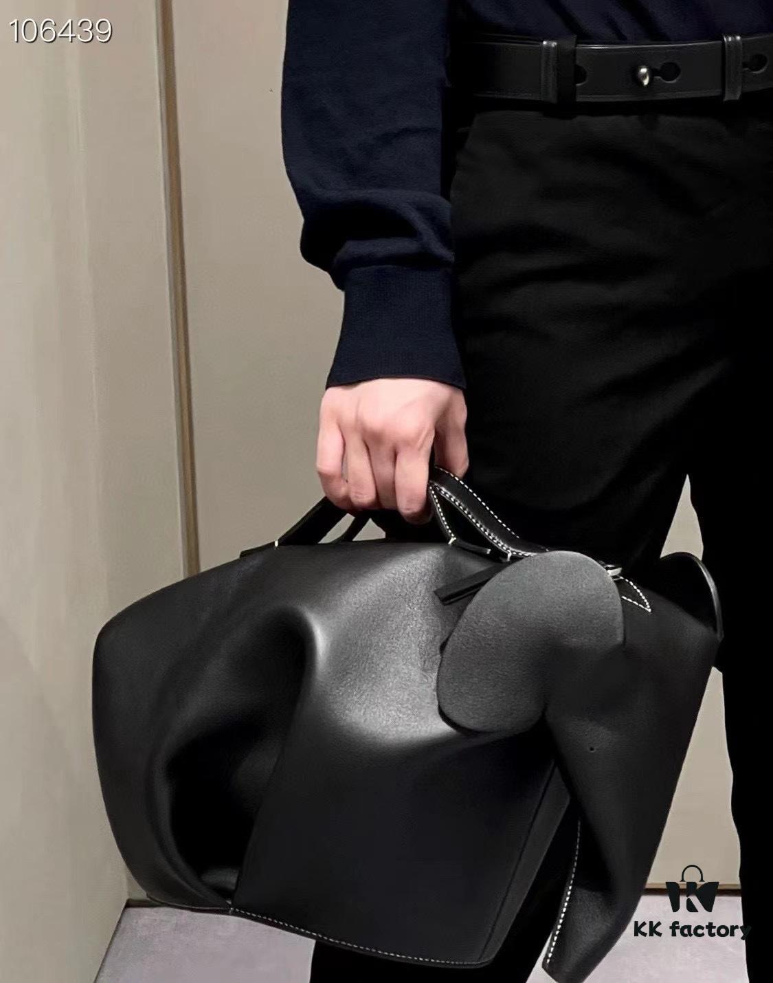 Loewe🌟 Classic Calfskin Little Elephant Handbag Arrived👏