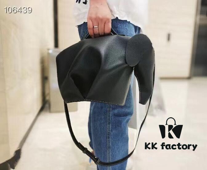 Loewe🌟 Classic Calfskin Little Elephant Handbag Arrived👏