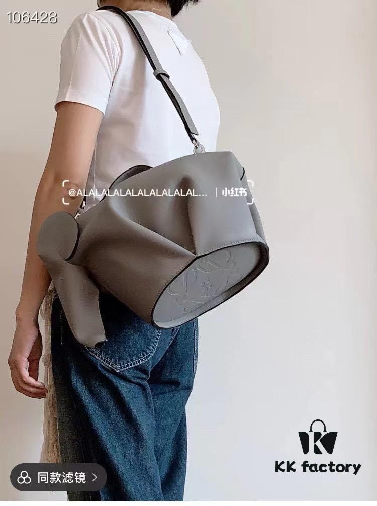 Loewe🌟 Classic Calfskin Elephant Handbag Arrived 👏