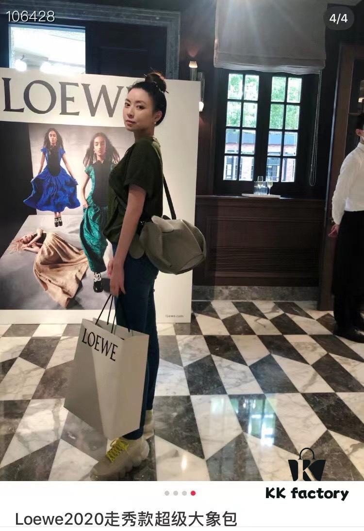 Loewe🌟 Classic Calfskin Elephant Handbag Arrived 👏