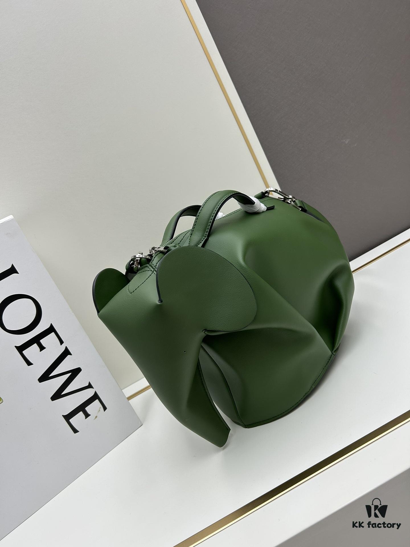 Loewe🌟 Classic Calfskin Elephant Clutch Bag Arrived👏