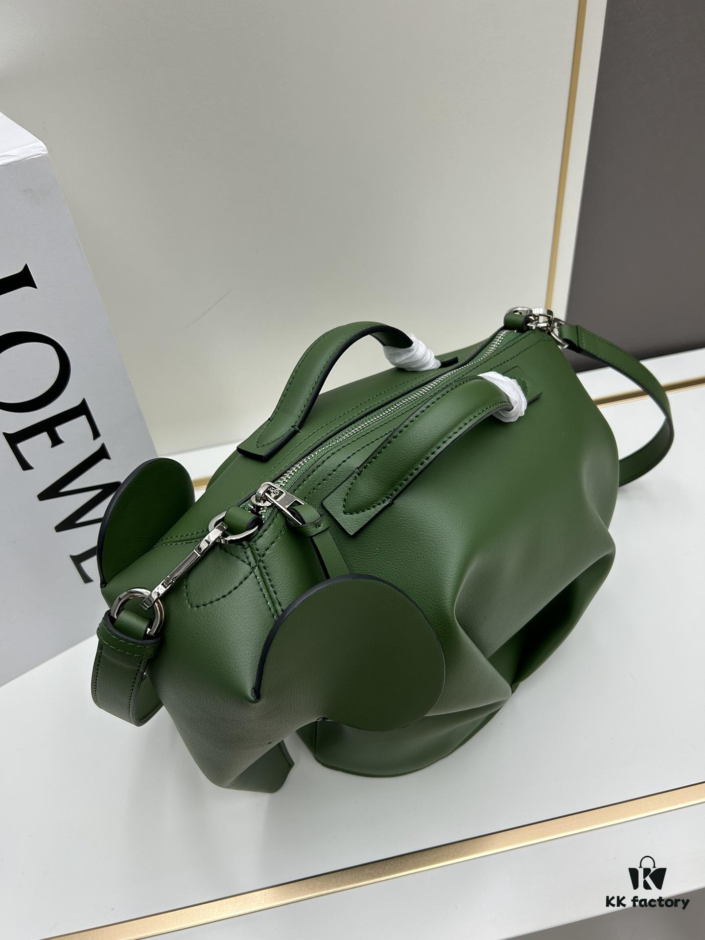 Loewe🌟 Classic Calfskin Elephant Clutch Bag Arrived👏