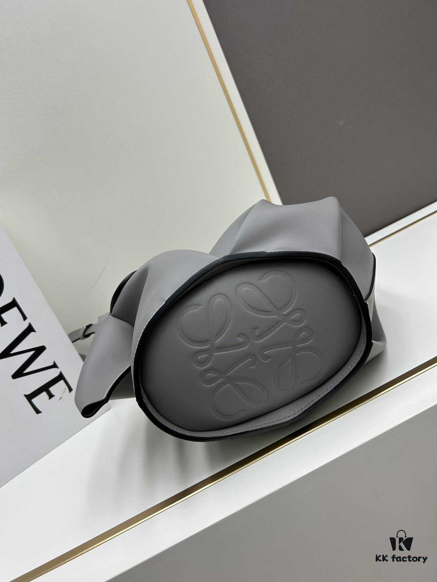 Loewe🌟 Classic Calfskin Elephant Handbag Arrived👏
