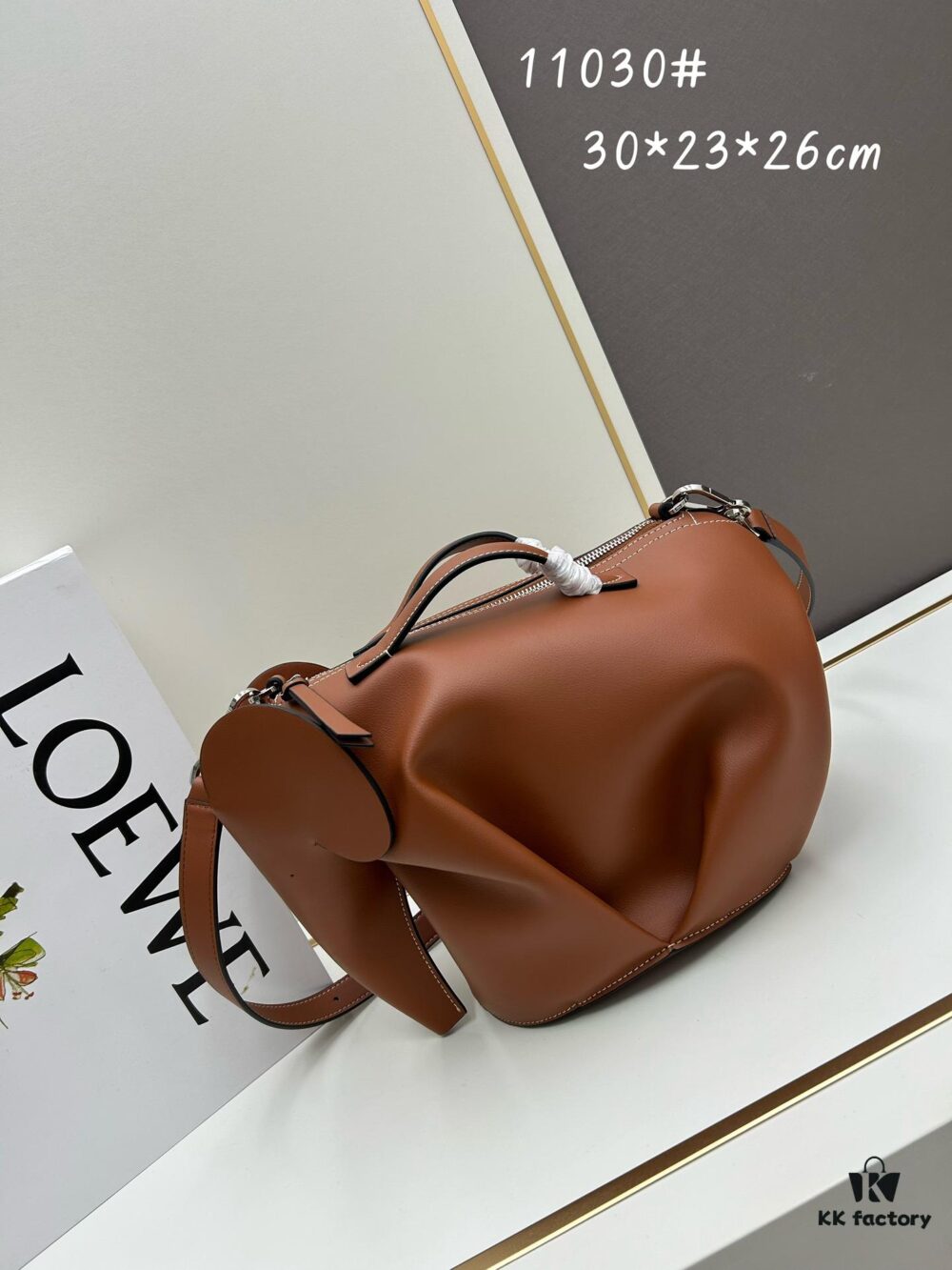 Loewe🌟 Classic Calfskin Elephant Handbag Arrived👏