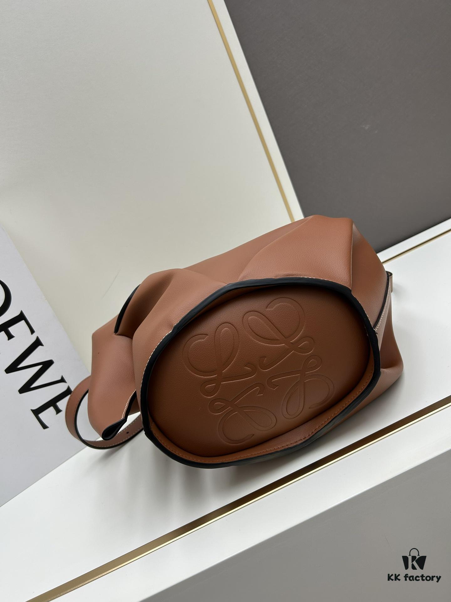Loewe🌟 Classic Calfskin Elephant Handbag Arrived👏