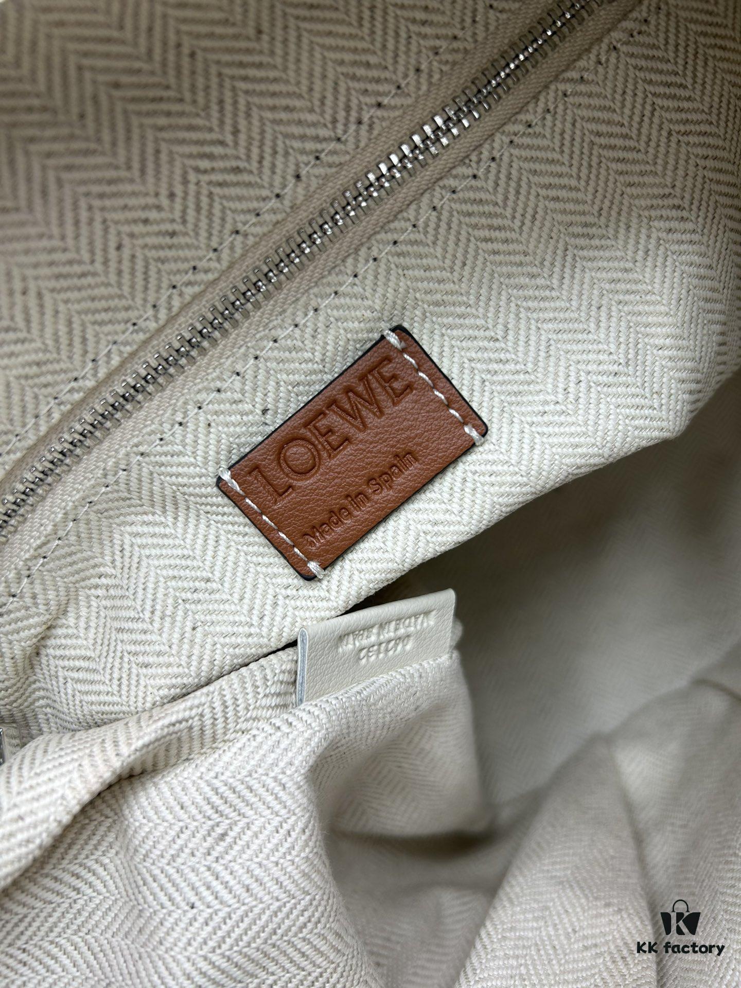 Loewe🌟 Classic Calfskin Elephant Handbag Arrived👏