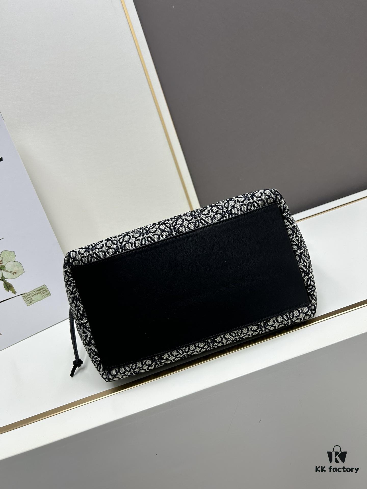 Large Loewe Cubi Canvas Lunch Box Bag – Beige Fabric with Brown Trim