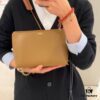 2024 New Arrival Knot T Shiny Nappa Leather Clutch Bag Model S3045