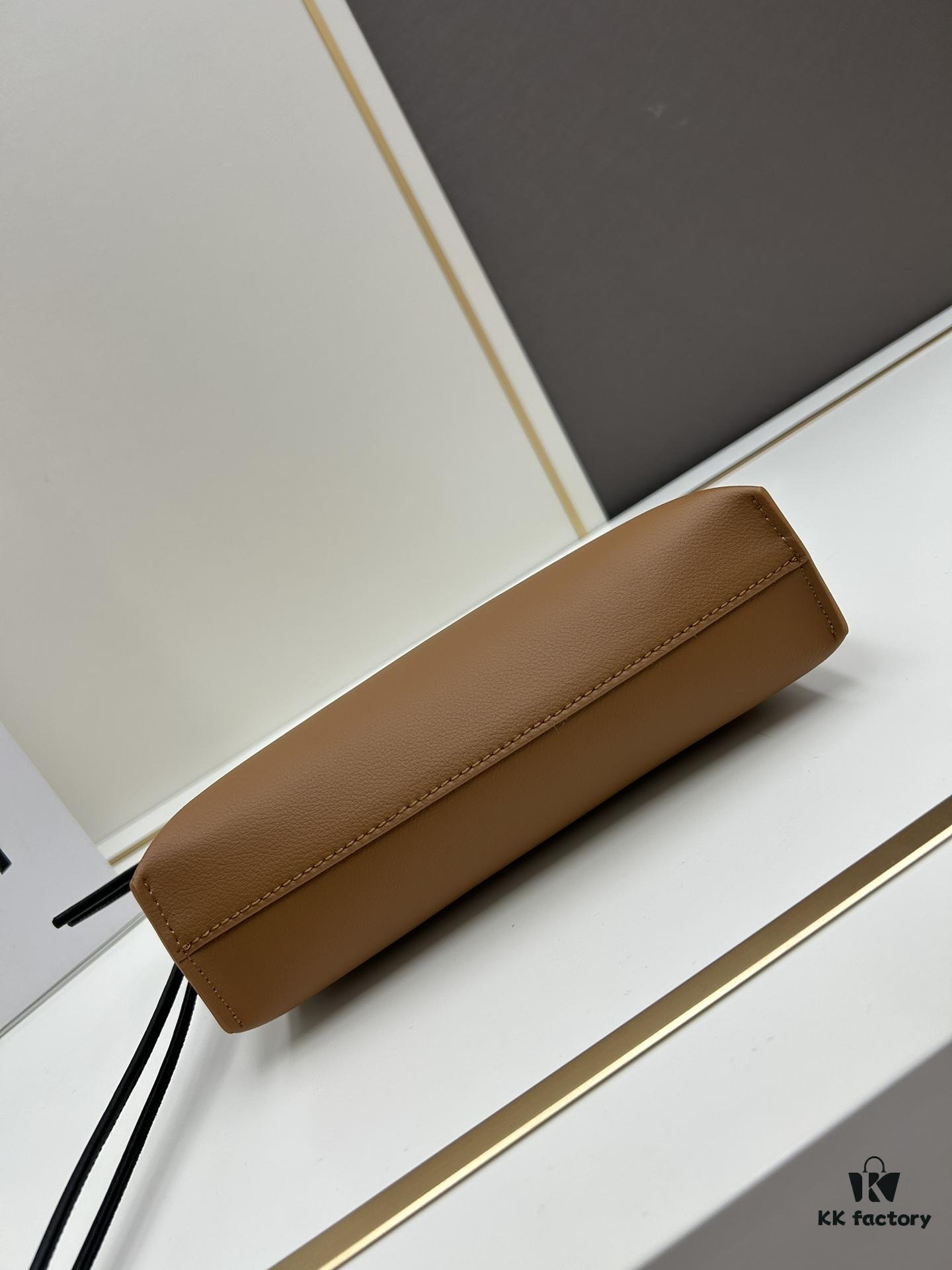 2024 New Arrival Clutch Bag Model S3045 Shiny Nappa Calf Leather Knot T Clutch with Contrast Bow Zipper Pull and Wrist Strap