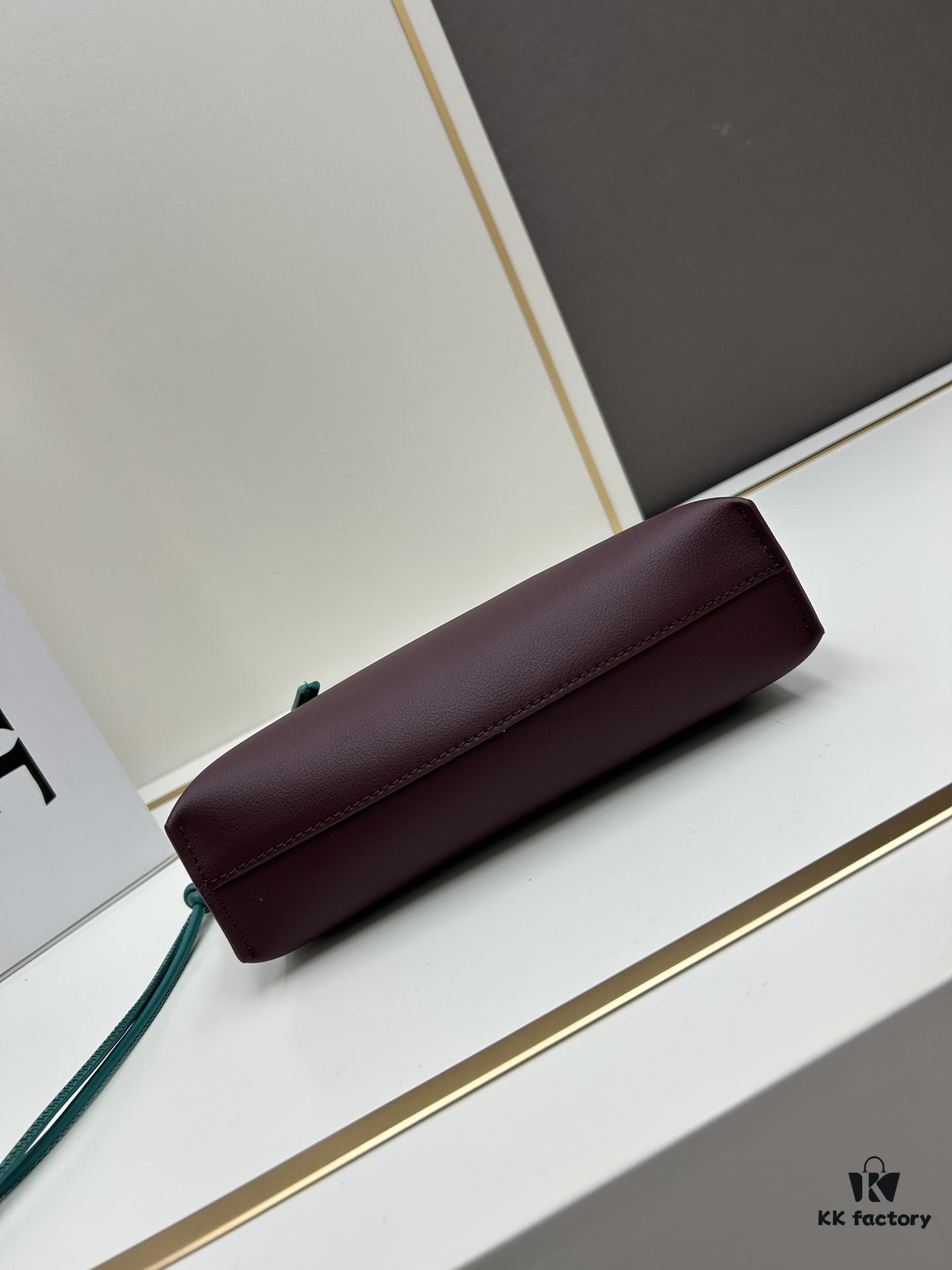 2024 New Arrival Knot T Shiny Nappa Calfskin Clutch - Model S3045