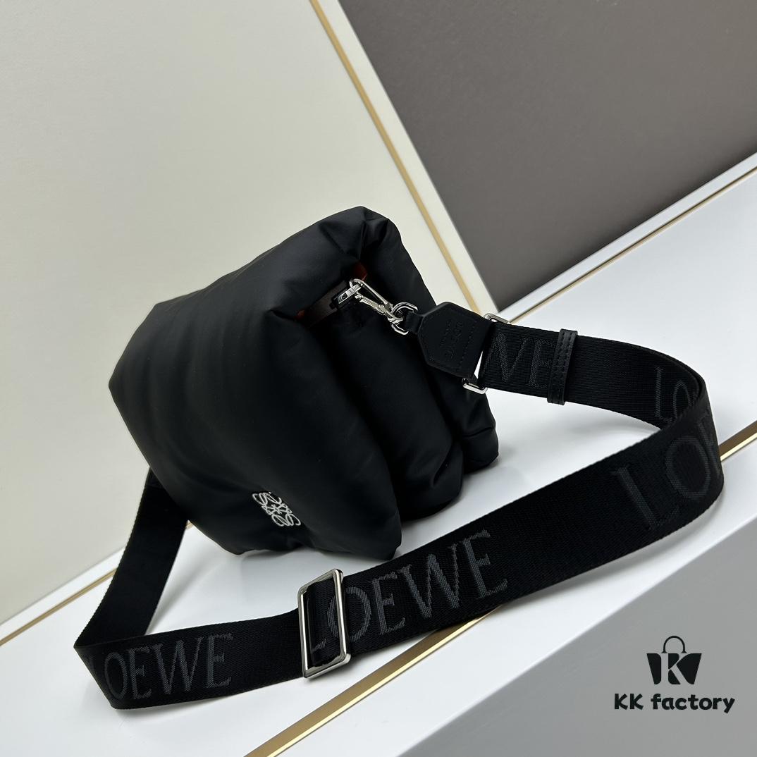 LOEWE Puffer Goya Bag in Nylon, Size 24-17-9