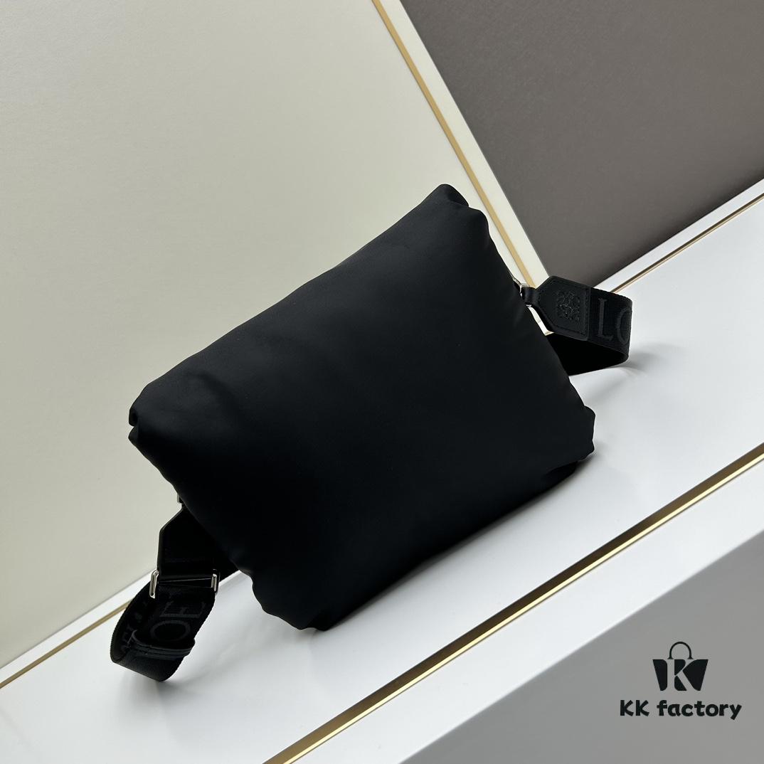 LOEWE Puffer Goya Bag in Nylon, Size 24-17-9