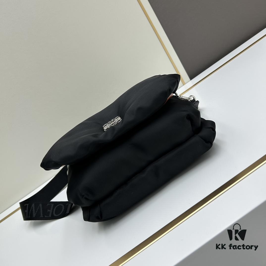 LOEWE Puffer Goya Bag in Nylon, Size 24-17-9