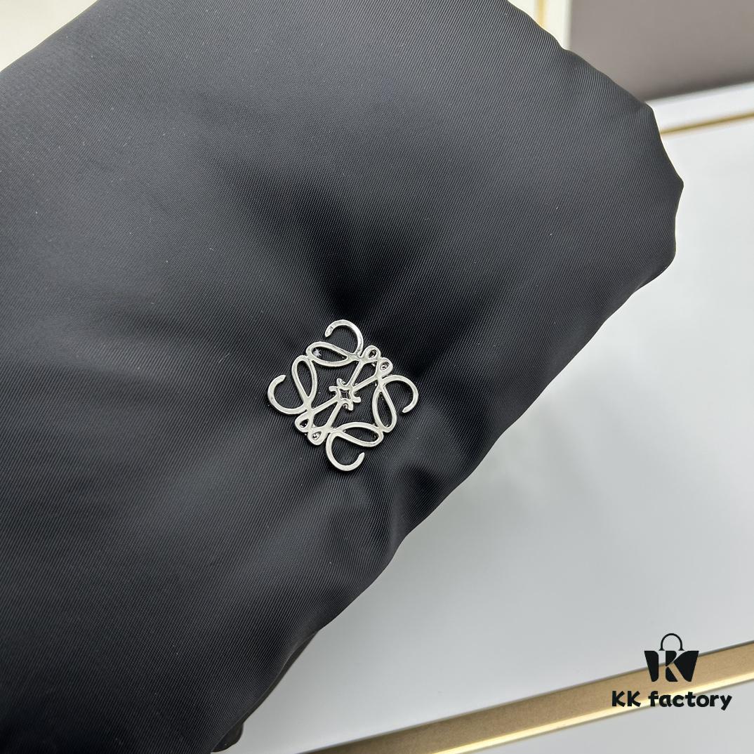 LOEWE Puffer Goya Bag in Nylon, Size 24-17-9