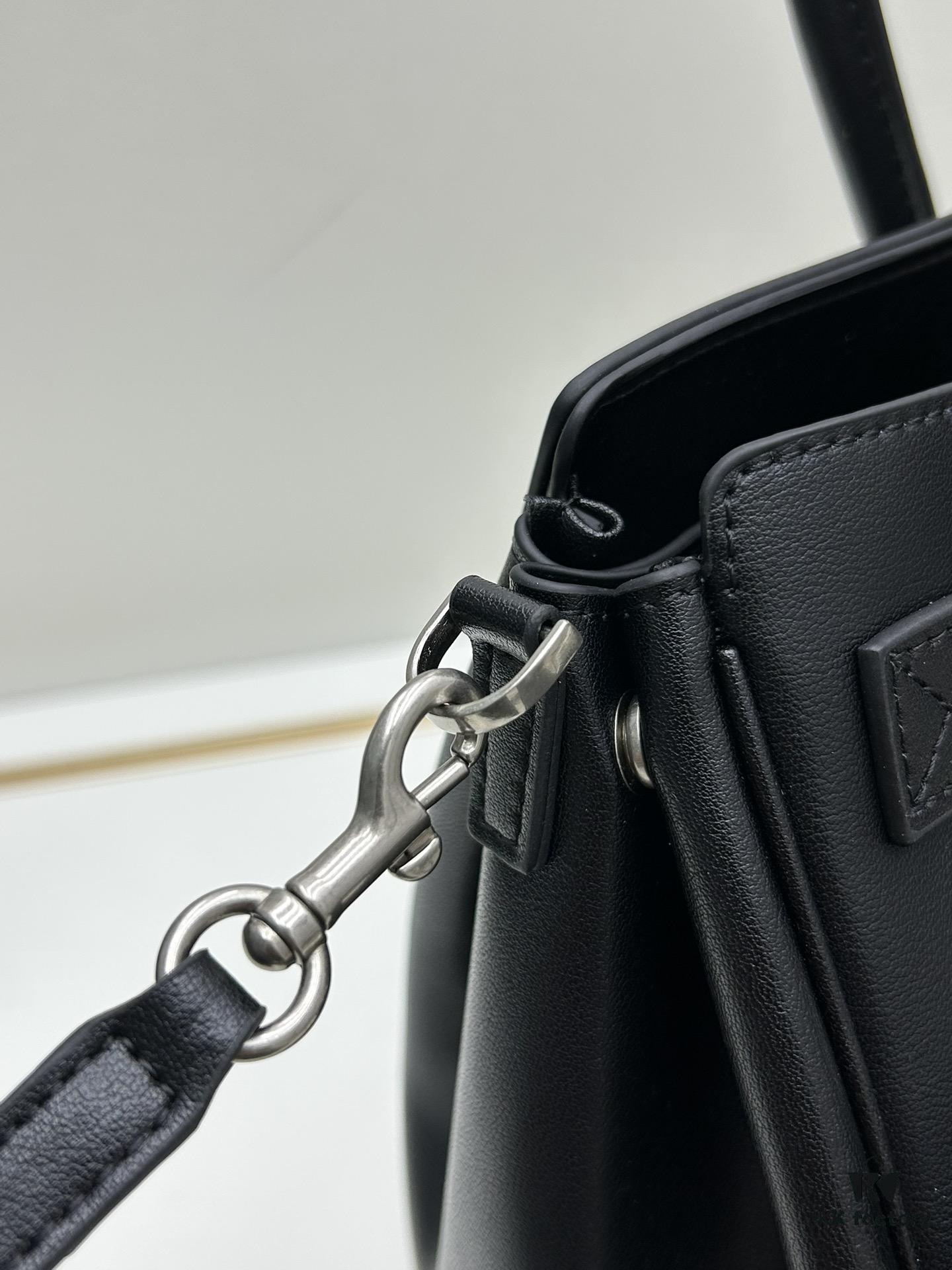 Vlog 🛍️ Details | Balenciaga Bel Air Minimalist and Stylish