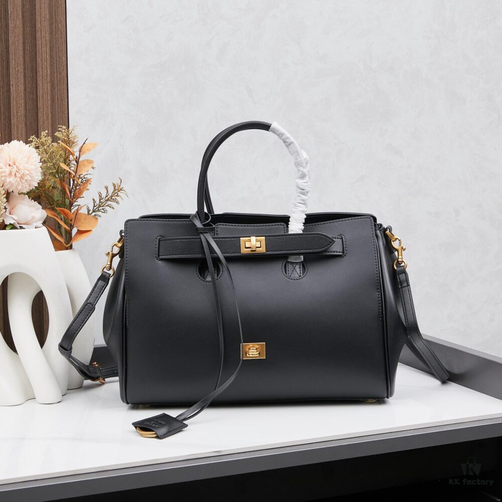 Vlog 🛍️ Details | Balenciaga Bel Air Minimalist and Stylish