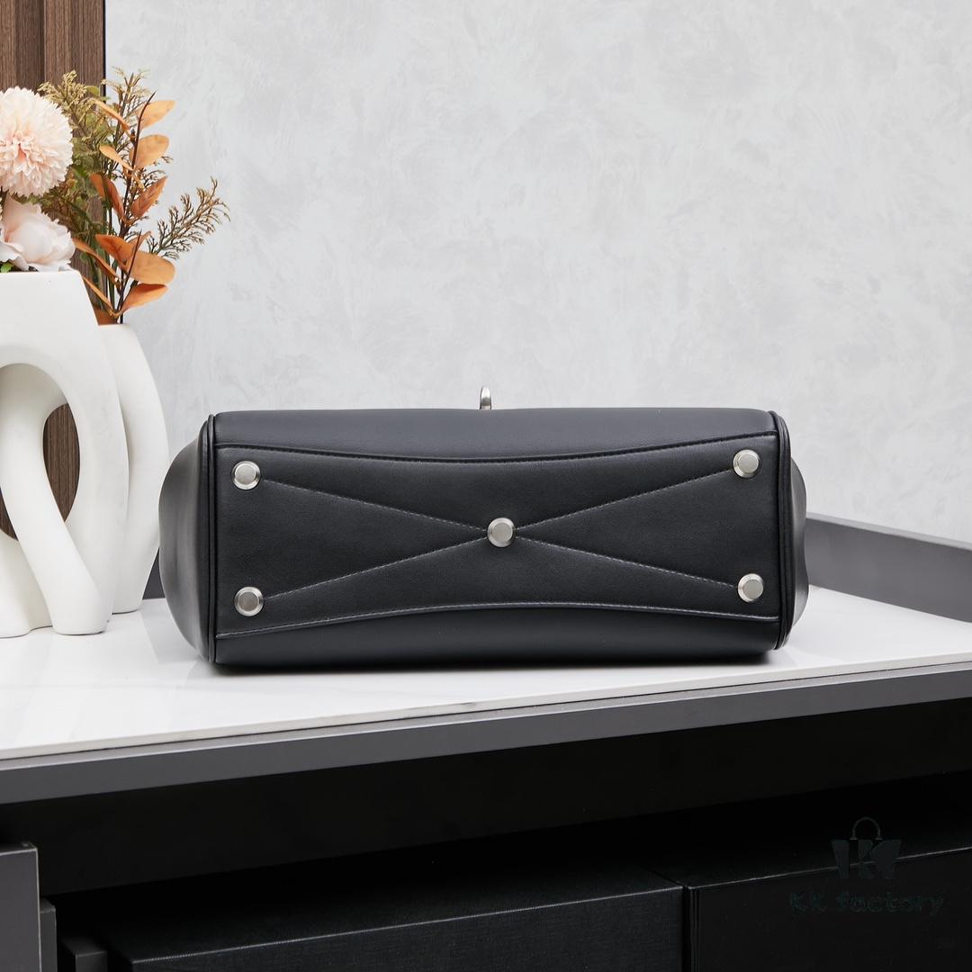 Vlog 🛍️ Details | Balenciaga Bel Air Minimalist and Stylish