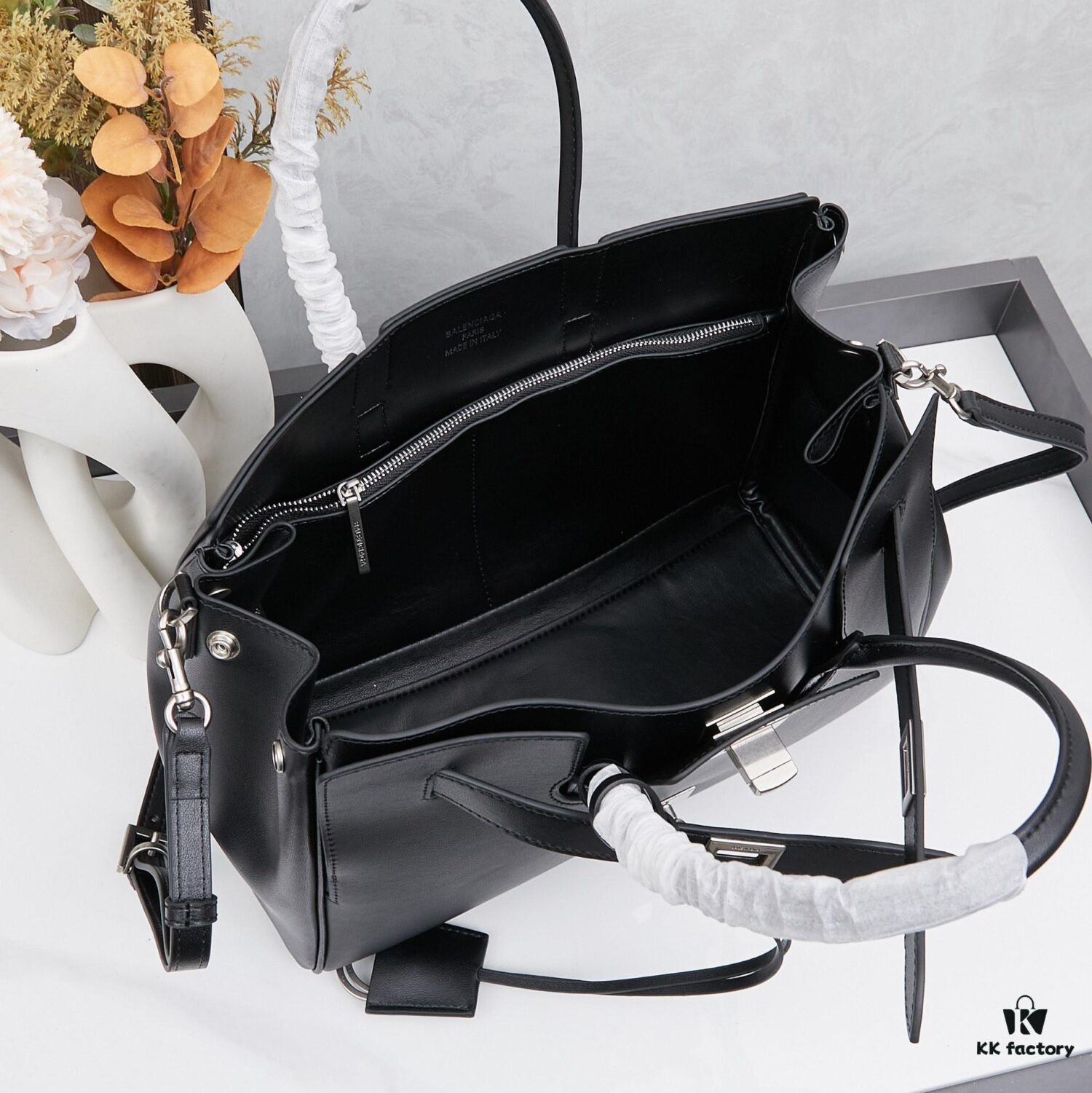 Vlog 🛍️ Details | Balenciaga Bel Air Minimalist and Stylish