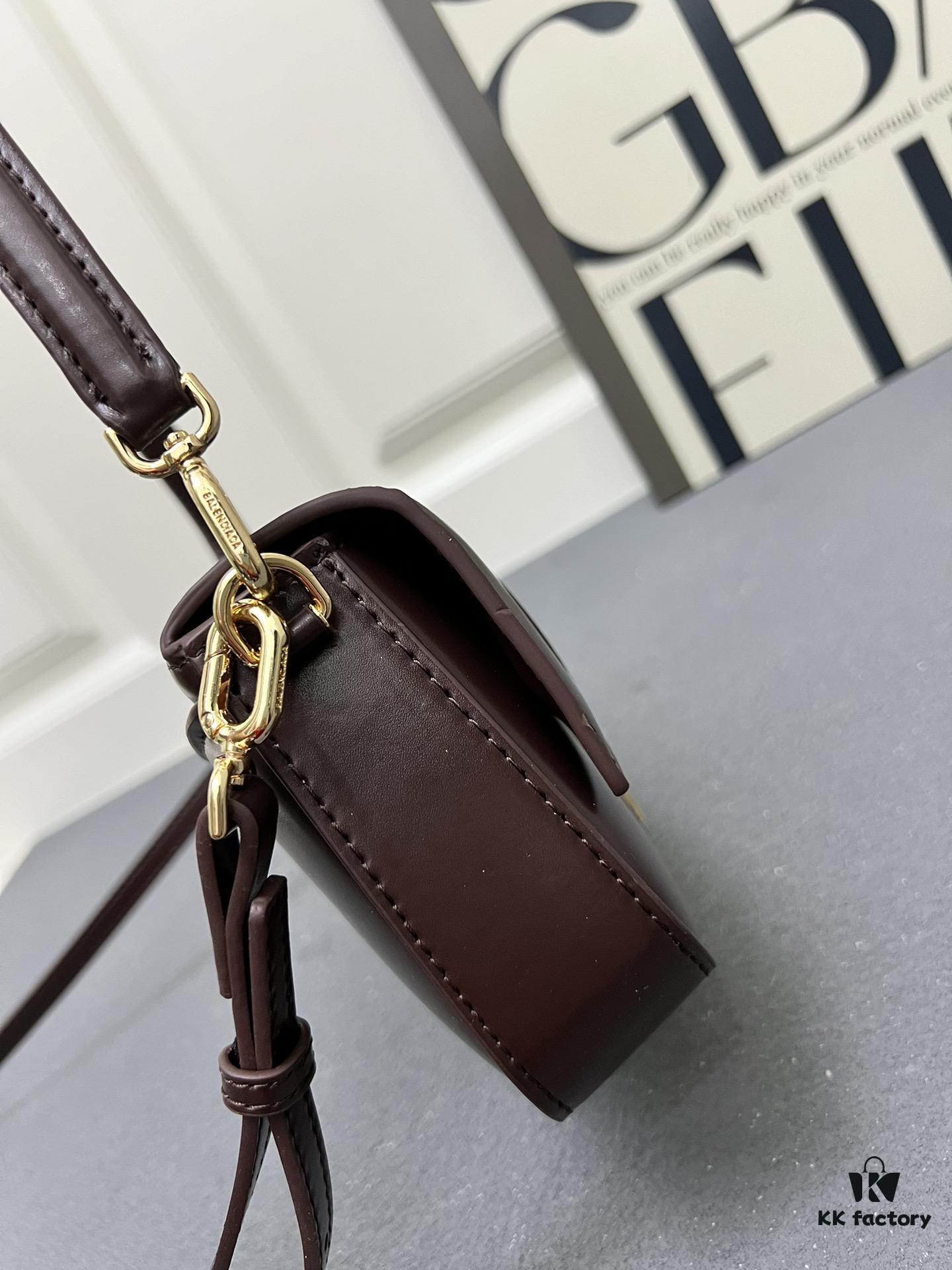 Genuine Top-Layer Cowhide Leather Bag 🎁 Balenciaga Paris, Size 23x13x4cm, 2025 New Arrival Niche Style Handbag 🛍️ Essential for Early Risers