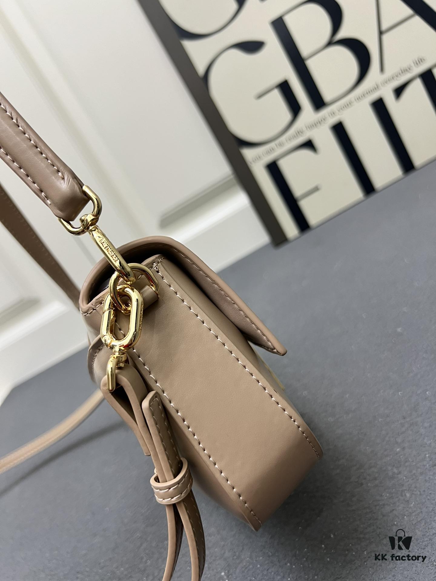 Top Layer Cow Leather Balenciaga Paris, 23x13x4cm, 2025 New Arrival Niche Bag