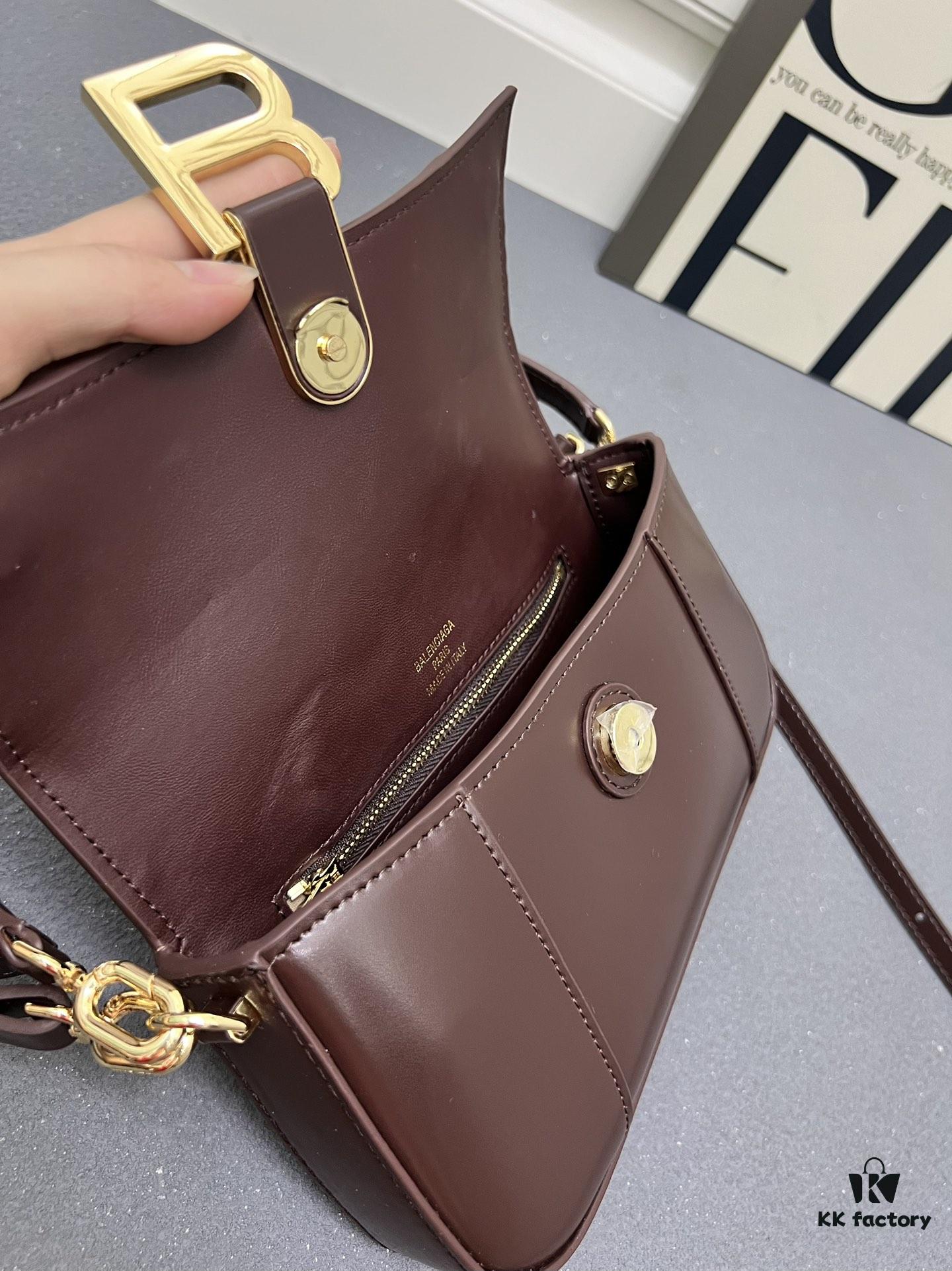 Genuine Top-Layer Cowhide Leather Bag 🎁 Balenciaga Paris, Size 23x13x4cm, 2025 New Arrival Niche Style Handbag 🛍️ Essential for Early Risers