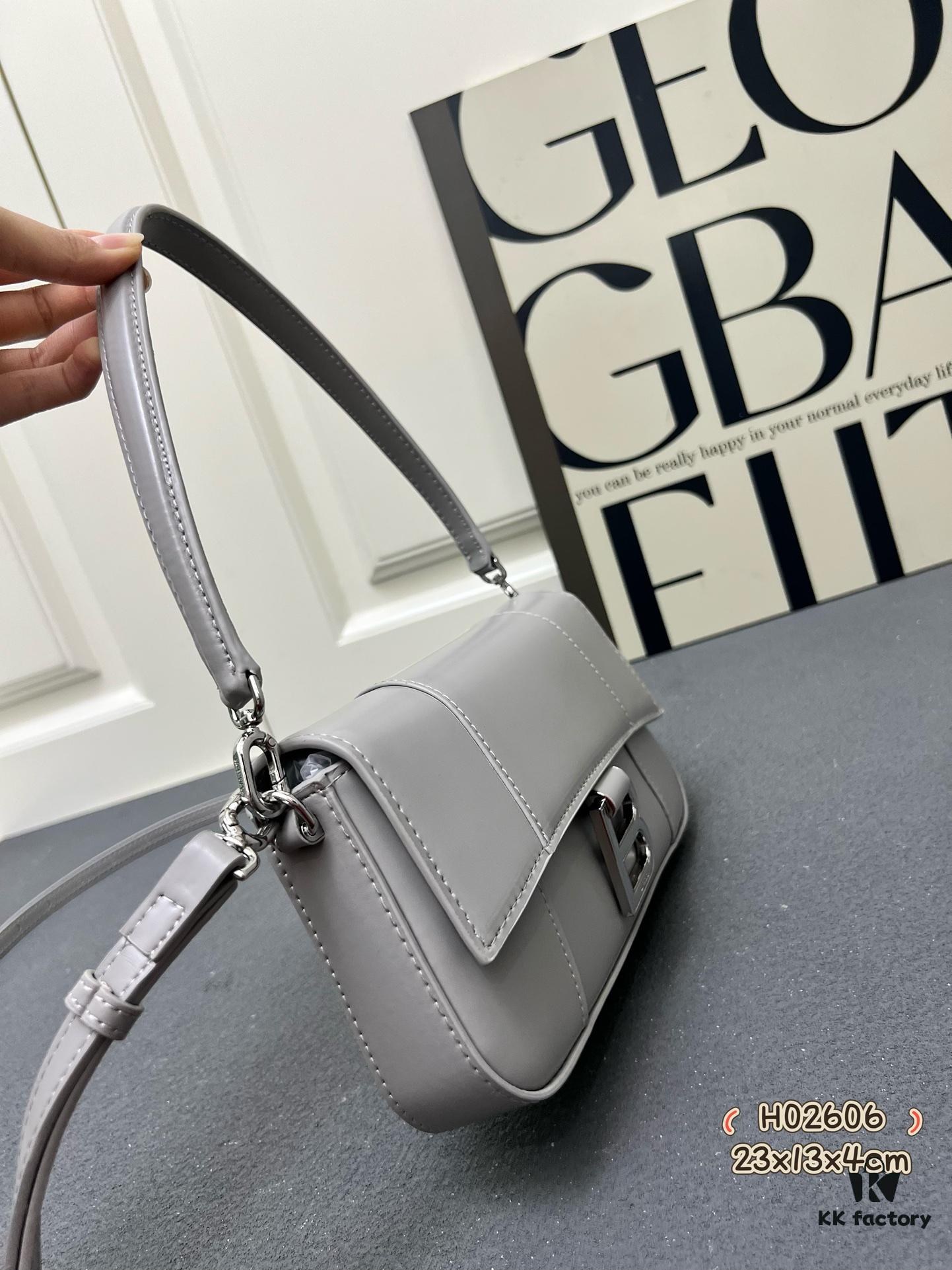 Top Grain Leather Bag 🎁 Balenciaga Paris, Size 23x13x4cm, 2025 New Arrival Niche Style, Must-Have for Early Risers ||| 🌟 Looking for a highly stylish and unique bag? Check out this 2025 new arrival!
