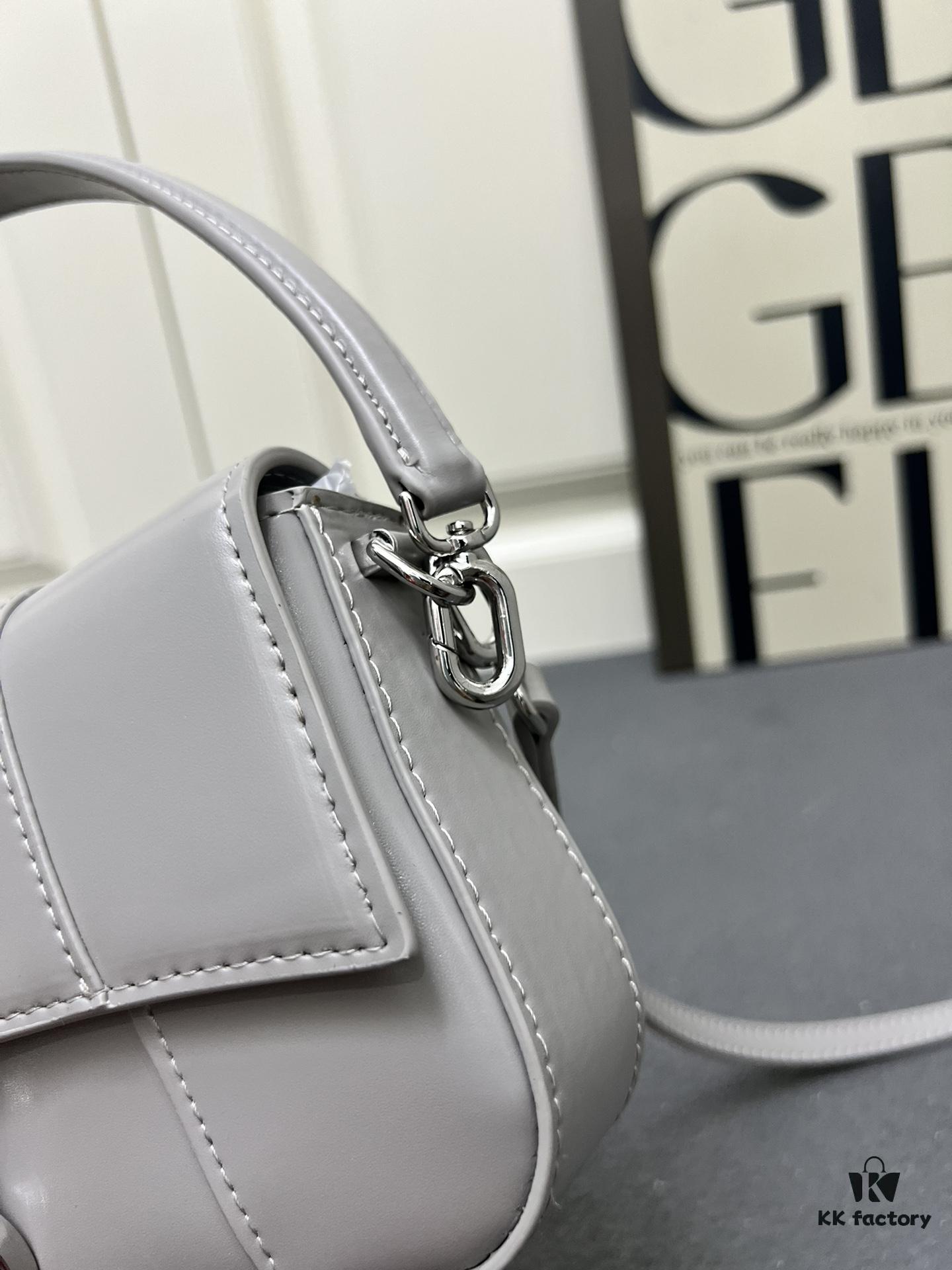 Top Grain Leather Bag 🎁 Balenciaga Paris, Size 23x13x4cm, 2025 New Arrival Niche Style, Must-Have for Early Risers ||| 🌟 Looking for a highly stylish and unique bag? Check out this 2025 new arrival!