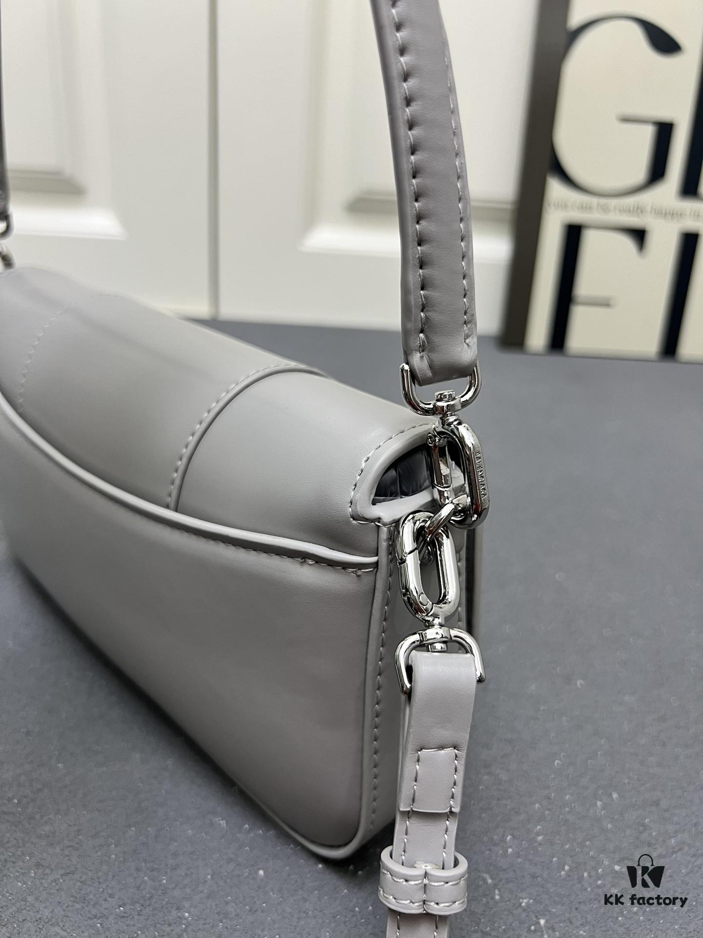 Top Grain Leather Bag 🎁 Balenciaga Paris, Size 23x13x4cm, 2025 New Arrival Niche Style, Must-Have for Early Risers ||| 🌟 Looking for a highly stylish and unique bag? Check out this 2025 new arrival!