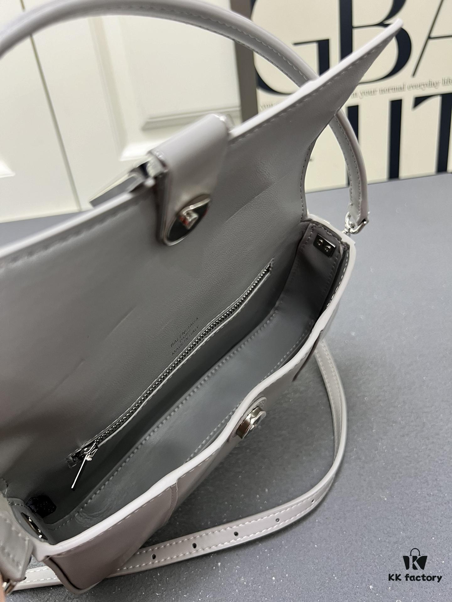 Top Grain Leather Bag 🎁 Balenciaga Paris, Size 23x13x4cm, 2025 New Arrival Niche Style, Must-Have for Early Risers ||| 🌟 Looking for a highly stylish and unique bag? Check out this 2025 new arrival!