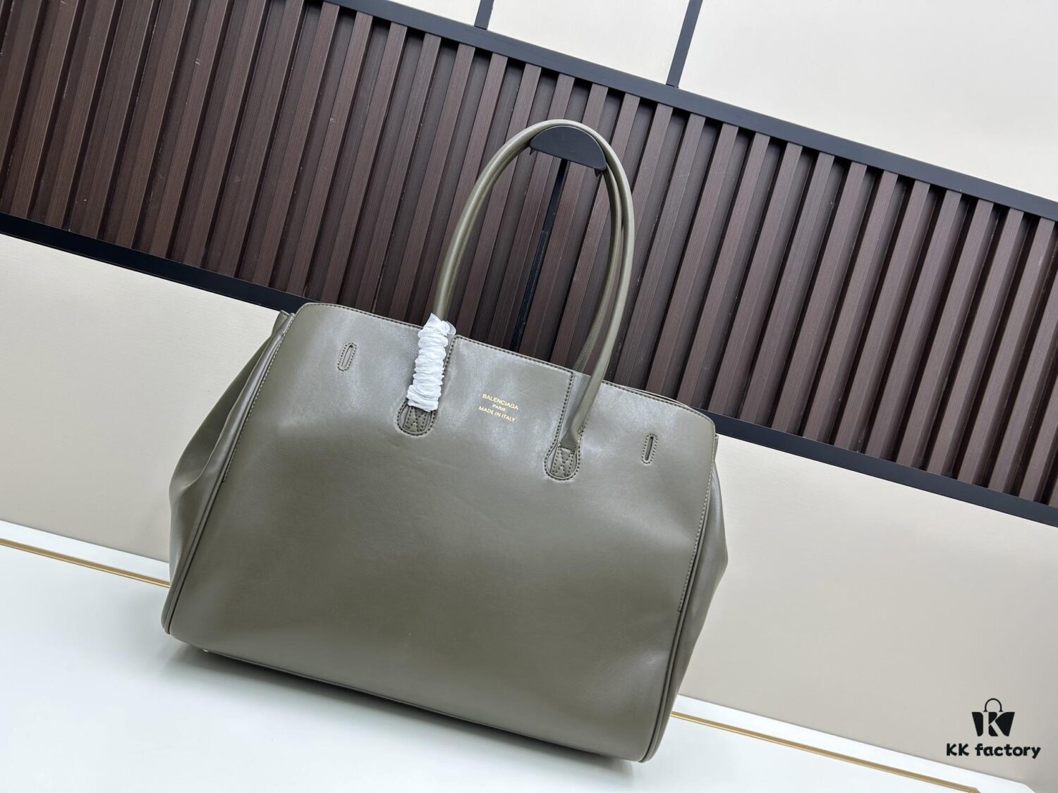 Small, Large Balenciaga 2025 Ceiling Belair Carry All Size