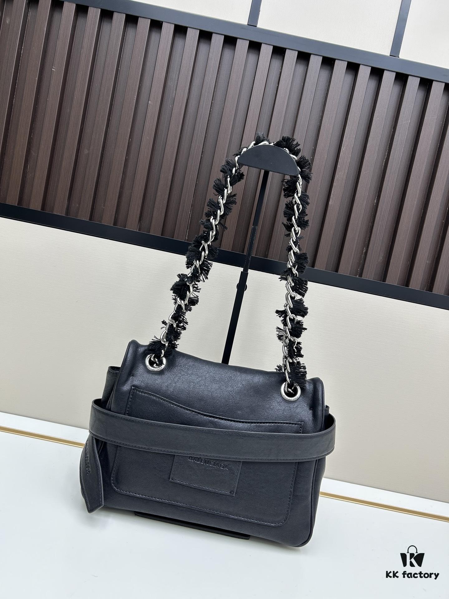 Small Size 💰 Premium Commuter Bag 💜 A Cool Must-Have Item, Made from Imported Full-Grain Leather