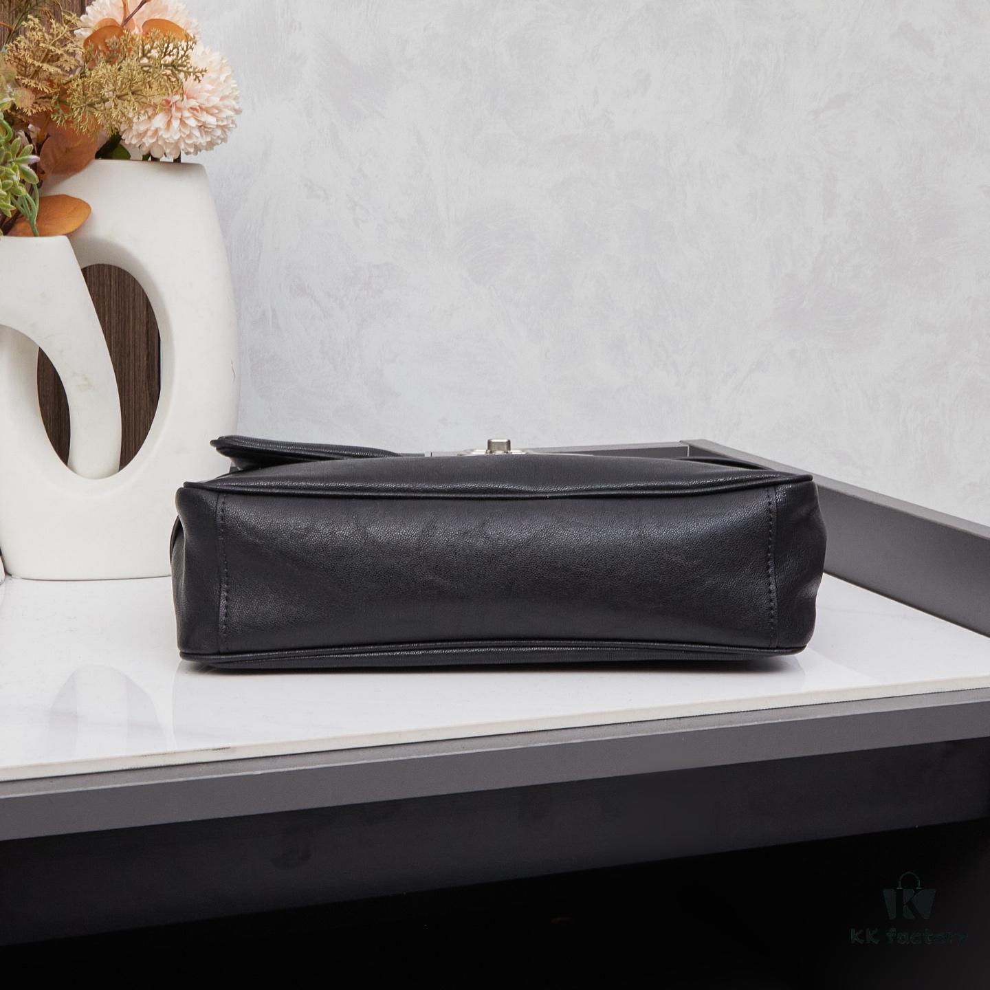 Small Size 💰 Premium Commuter Bag 💜 A Cool Item Worth Having, Made of Imported Full-Grain Leather