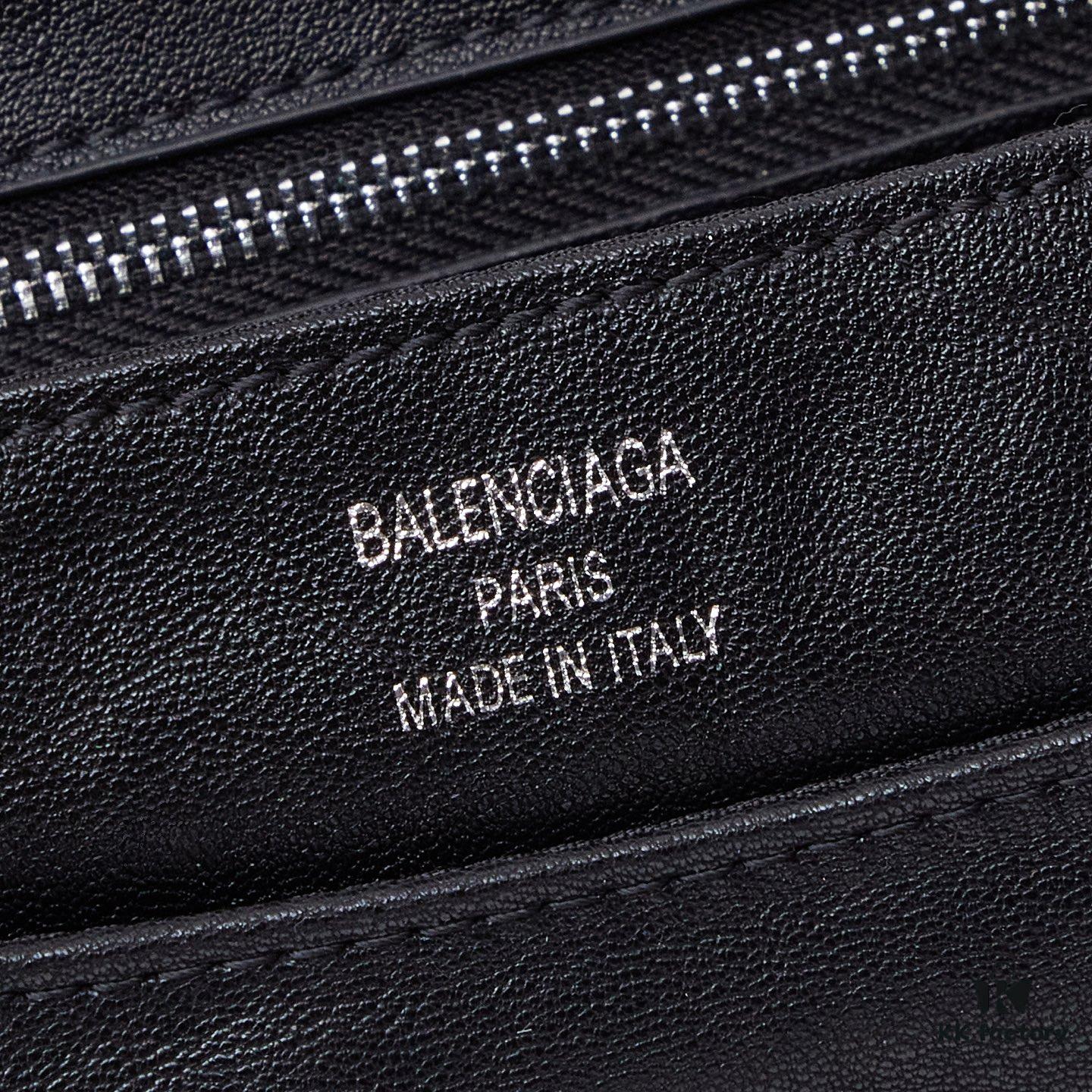 Small Size 💰 Premium Commuter Bag 💜 A Cool Item Worth Having, Made of Imported Full-Grain Leather