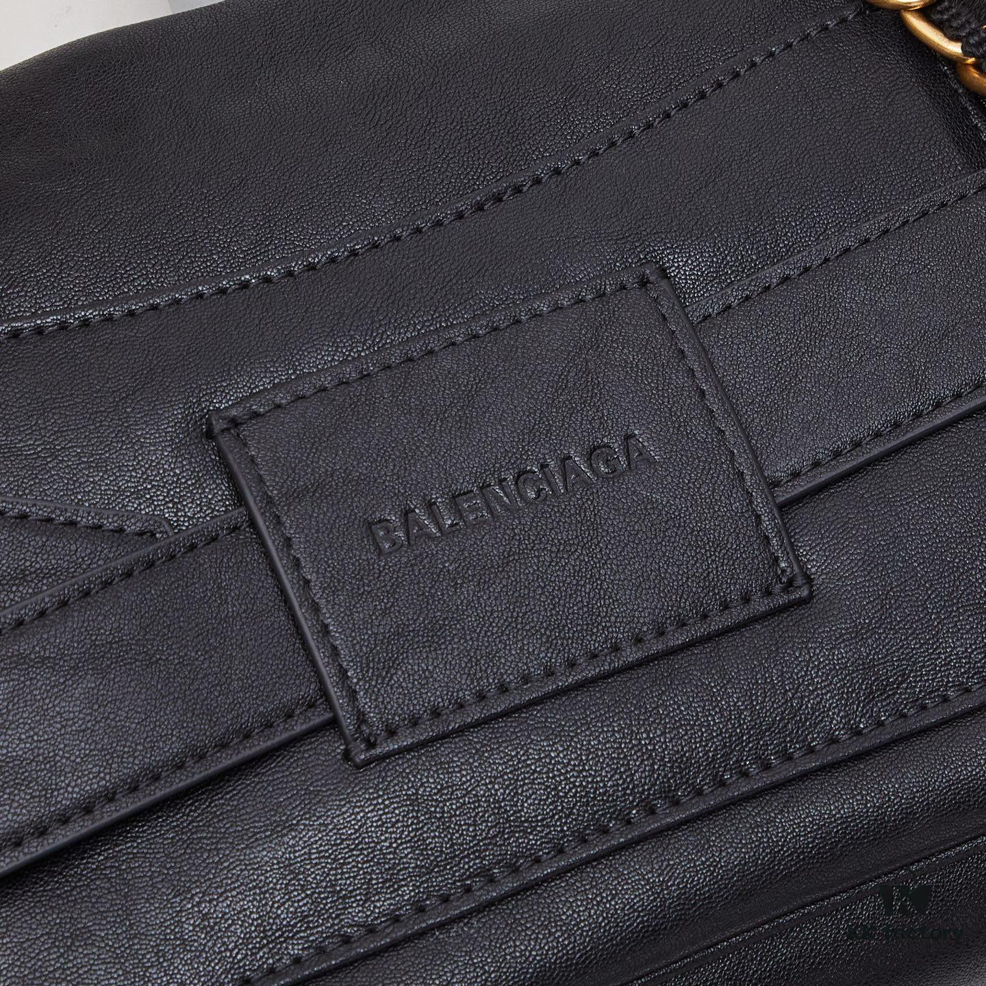 Small Size 💰 Premium Commuter Bag 💜 A Cool Item Worth Owning, Made of Imported Full-Grain Leather