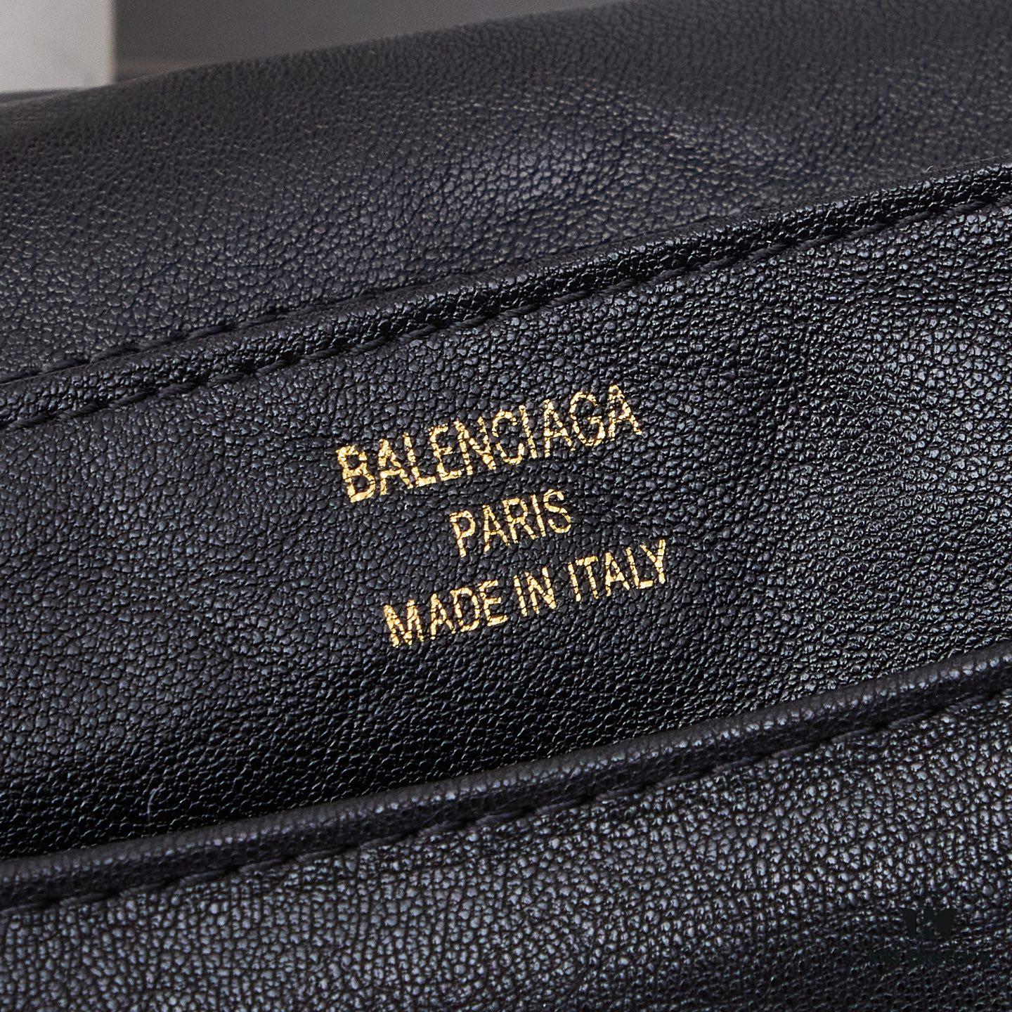 Small Size 💰 Premium Commuter Bag 💜 A Cool Item Worth Owning, Made of Imported Full-Grain Leather