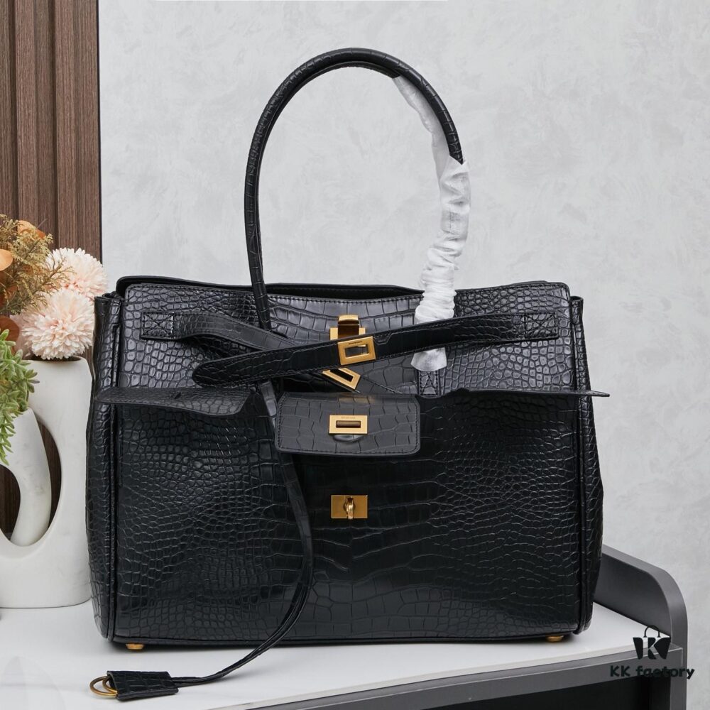 Large Paris Fashion 2025 Skyline Belair Carry All Handbag