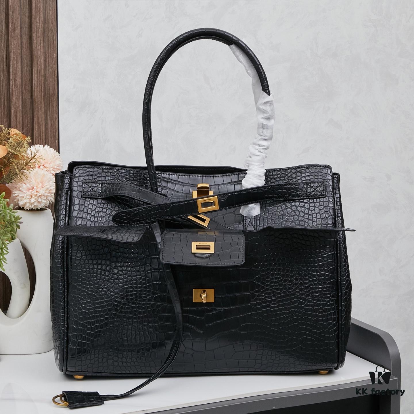 Large Paris Fashion 2025 Skyline Belair Carry All Handbag