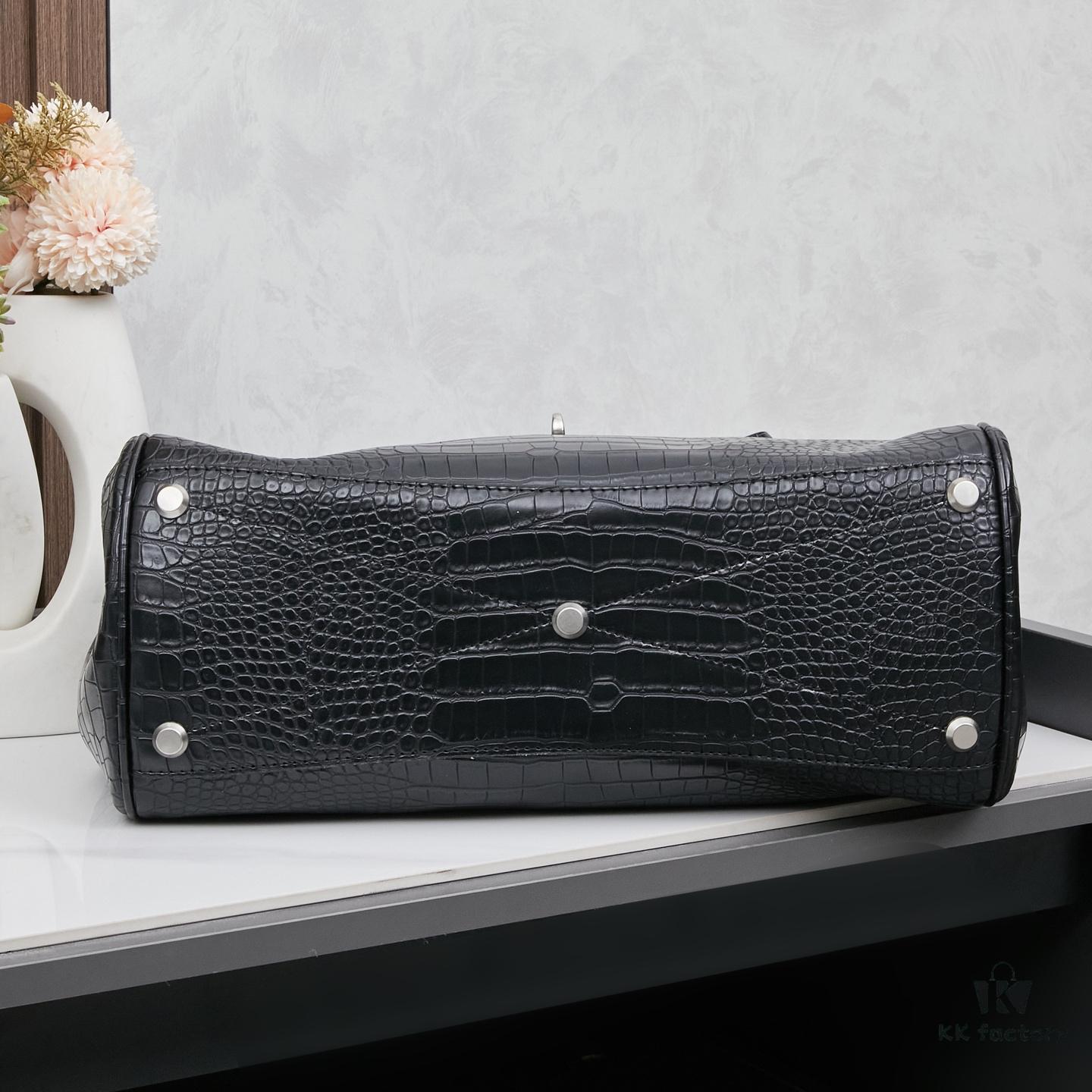 Large Paris Fashion 2025 Sky-High Balenciaga Belair Carry All Handbag